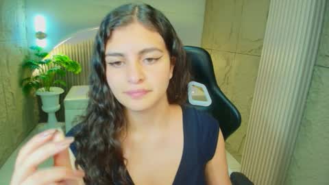 Snapshot of dany_r_ chatting on February 20, 2:17 pm Dany online show from February 20, 2:17 pm