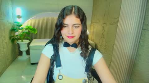 Snapshot of dany_r_ chatting on February 21, 1:45 pm Dany online show from February 21, 1:45 pm