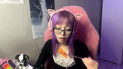 Snapshot of danyelleeyermann chatting on April 7, 2:28 pm danyelleeyermann online show from April 7, 2:28 pm