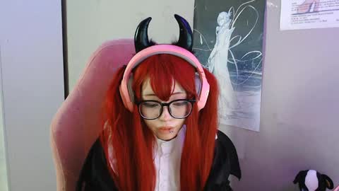 Snapshot of danyelleeyermann chatting on April 21, 1:06 pm danyelleeyermann online show from April 21, 1:06 pm