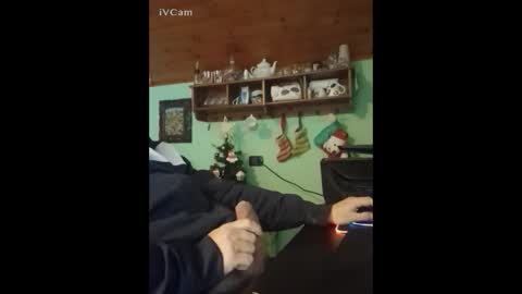 Snapshot of danym89 chatting on December 2, 10:20 am danym89 online show from December 2, 10:20 am