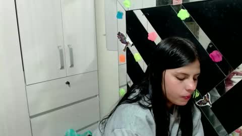 daphne877046 online show from January 7, 2:03 am