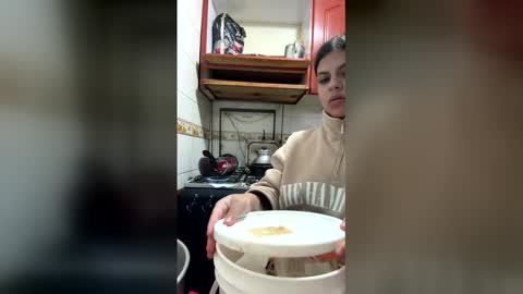 daphne877046 online show from April 27, 4:21 am