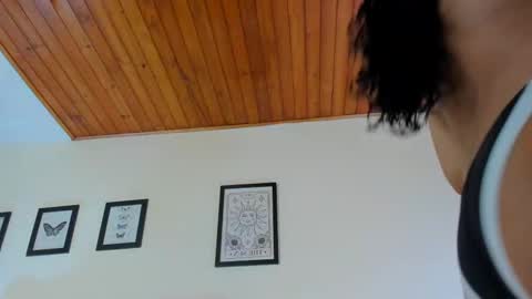 Snapshot of daphne_24 chatting on October 15, 12:27 pm Antonella Mora online show from October 15, 12:27 pm