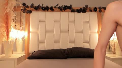 daphne_and_roger online show from November 1, 1:02 pm