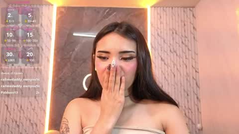 daphne_nicole_b online show from May 2, 12:59 am