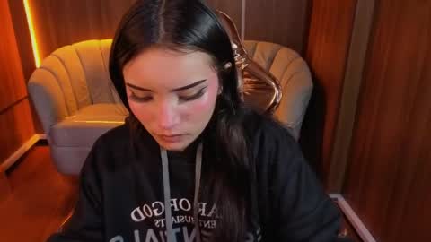 daphne_nicole_b online show from May 15, 12:56 pm
