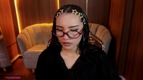 daphne_nicole_b online show from June 1, 12:51 pm