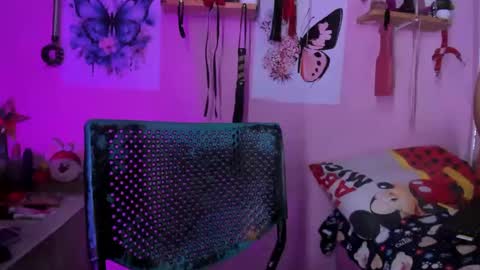 Snapshot of daphneandrade chatting on February 13, 12:43 pm daphneandrade online show from February 13, 12:43 pm