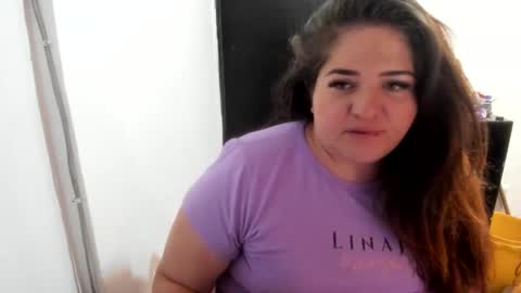 Snapshot of daphnegirlsexxy chatting on May 18, 9:20 pm daphnegirlsexxy online show from May 18, 9:20 pm