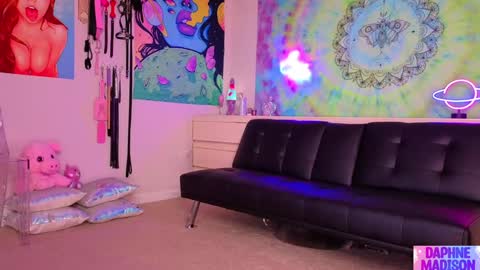 Snapshot of daphnemadison chatting on March 18, 12:03 am Daphne Madison online show from March 18, 12:03 am