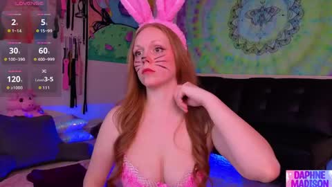 Snapshot of daphnemadison chatting on April 5, 10:07 pm Daphne Madison online show from April 5, 10:07 pm
