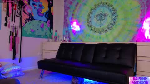 Snapshot of daphnemadison chatting on April 8, 9:15 pm Daphne Madison online show from April 8, 9:15 pm