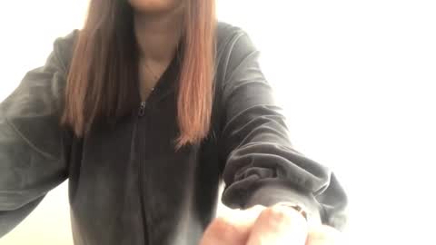 Snapshot of daphnesterlace chatting on March 7, 10:01 am Emilia online show from March 7, 10:01 am