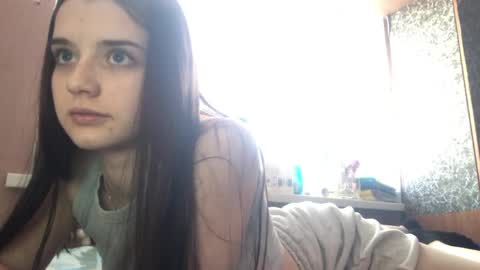 Snapshot of daphnesterlace chatting on March 12, 1:17 pm Emilia online show from March 12, 1:17 pm