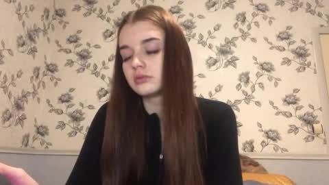 Snapshot of daphnesterlace chatting on May 6, 7:08 pm Emilia online show from May 6, 7:08 pm