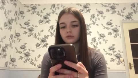 Snapshot of daphnesterlace chatting on May 11, 9:56 pm Emilia online show from May 11, 9:56 pm
