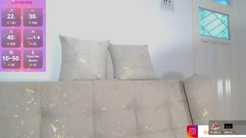 Snapshot of daphnewalker__ chatting on September 28, 11:48 am Daphne online show from September 28, 11:48 am