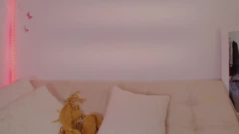 Snapshot of daphnewalker__ chatting on December 5, 11:19 am Daphne online show from December 5, 11:19 am