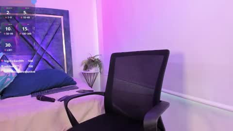 Snapshot of dapnne_ chatting on March 10, 3:20 pm Daphne online show from March 10, 3:20 pm