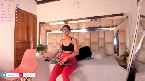 Snapshot of dapnne_ chatting on October 16, 12:50 pm Daphne online show from October 16, 12:50 pm