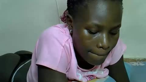 ESTHER online show from February 28, 9:25 am