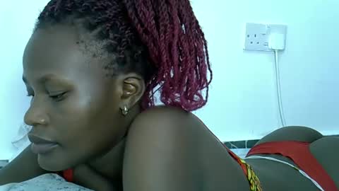 ESTHER online show from March 3, 7:28 pm