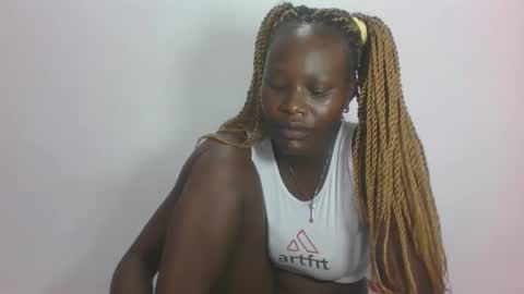 Snapshot of darberry21 chatting on May 30, 7:27 am ESTHER online show from May 30, 7:27 am