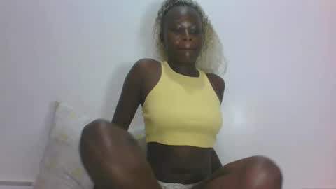 Snapshot of darberry21 chatting on July 4, 5:24 am ESTHER online show from July 4, 5:24 am
