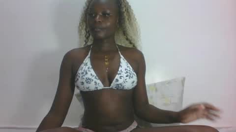 Snapshot of darberry21 chatting on July 6, 5:59 am ESTHER online show from July 6, 5:59 am