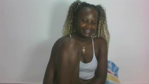 Snapshot of darberry21 chatting on July 28, 1:34 am ESTHER online show from July 28, 1:34 am