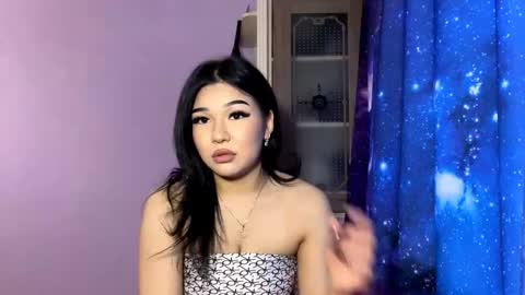 Snapshot of darceydavie chatting on March 6, 2:24 pm Lina online show from March 6, 2:24 pm