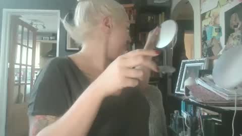 Darcy online show from January 30, 1:21 pm