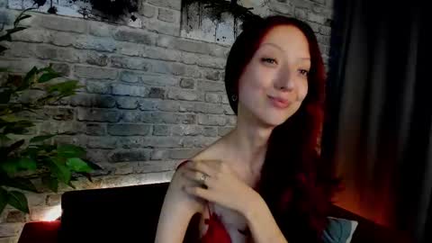 Snapshot of daria_j chatting on September 18, 4:03 am Daria J online show from September 18, 4:03 am