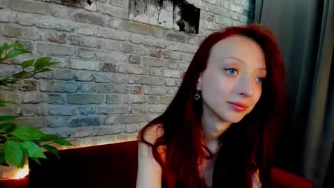 Snapshot of daria_j chatting on September 27, 4:06 am Daria J online show from September 27, 4:06 am