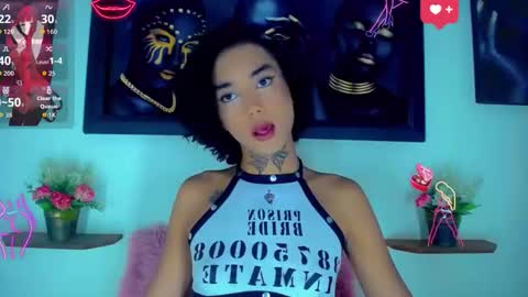 Snapshot of darianna_atehortua chatting on February 5, 5:23 am Dary online show from February 5, 5:23 am