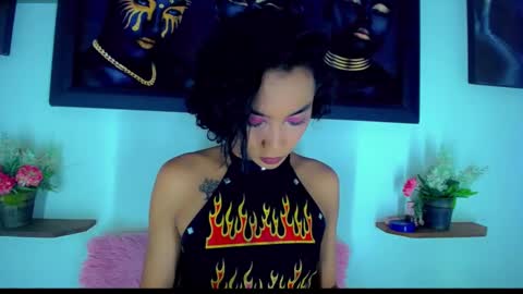 Snapshot of darianna_atehortua chatting on February 19, 9:33 pm Dary online show from February 19, 9:33 pm