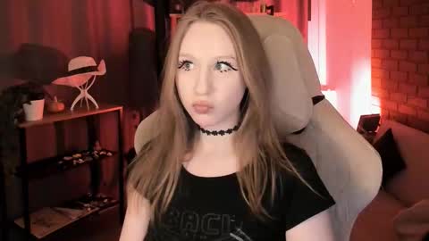 Daria Tate online show from March 5, 11:50 am