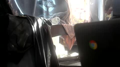 Betty and Robert Play time online show from December 11, 7:14 pm