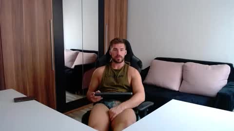 darius_94 online show from September 27, 9:14 am