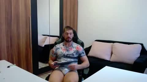 darius_94 online show from September 28, 5:35 am