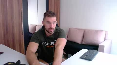 darius_94 online show from October 13, 7:52 am
