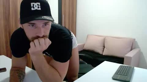 darius_94 online show from October 15, 2:50 pm