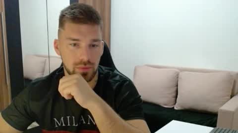 darius_94 online show from November 9, 5:50 am