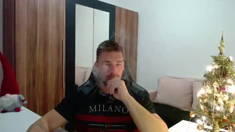 darius_94 online show from December 15, 6:06 am