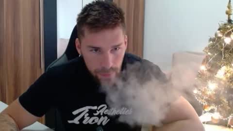 darius_94 online show from December 22, 11:18 am