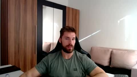darius_94 online show from June 23, 5:16 am