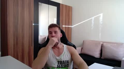 darius_94 online show from June 25, 4:45 am