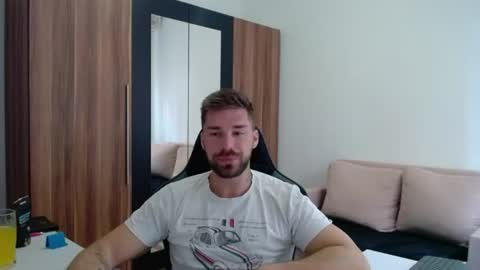 darius_94 online show from July 8, 6:51 am