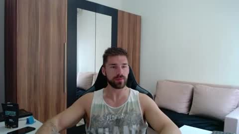 darius_94 online show from July 19, 4:49 am